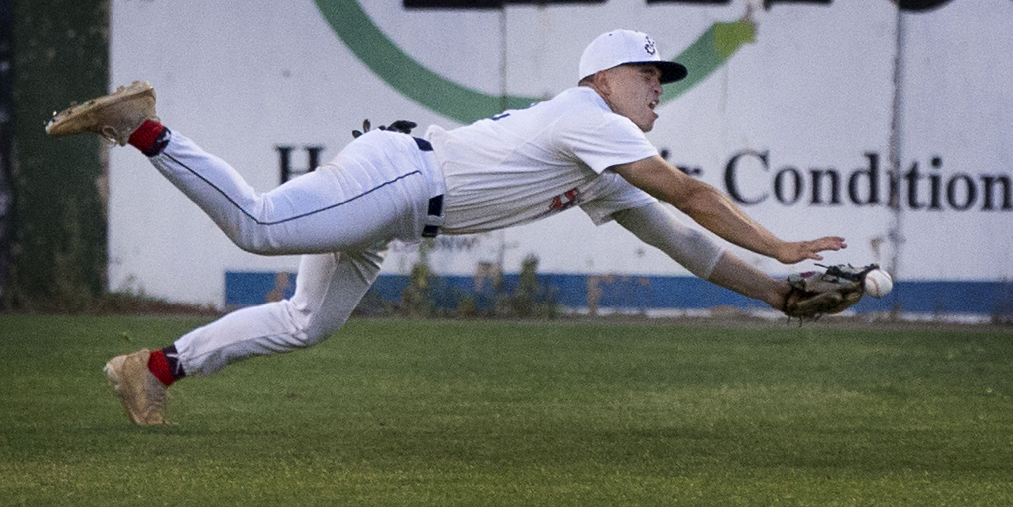 190704-sportslocal-applesox 01.jpg